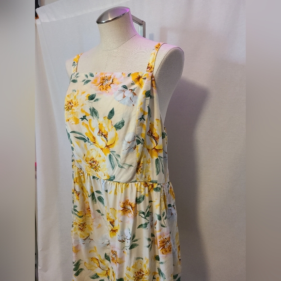Old Navy floral summer romper- Size XL womens - Picture 3 of 5